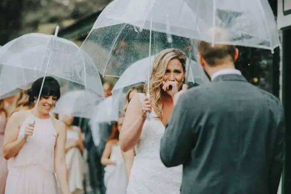 Regen op je bruiloft Blush Photography