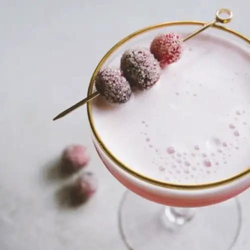 Champagne coupe retro gold