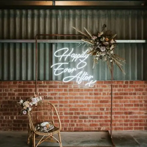 Neon sign Happily Ever After