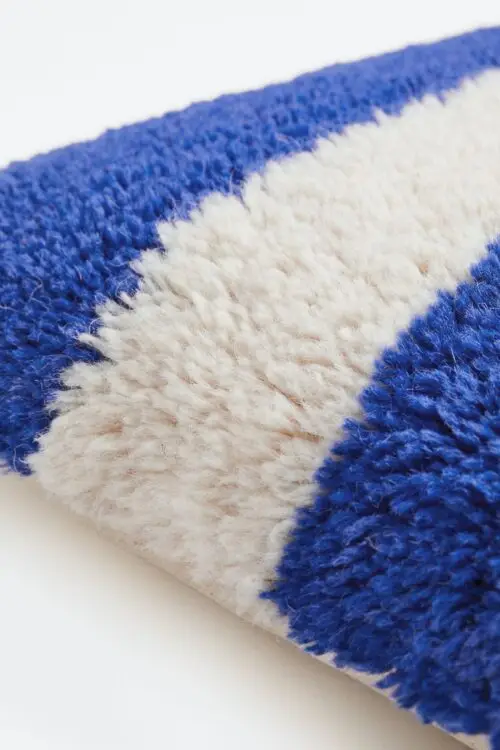 Wollen kussen helderblauw/wit detail - Afbeelding 2